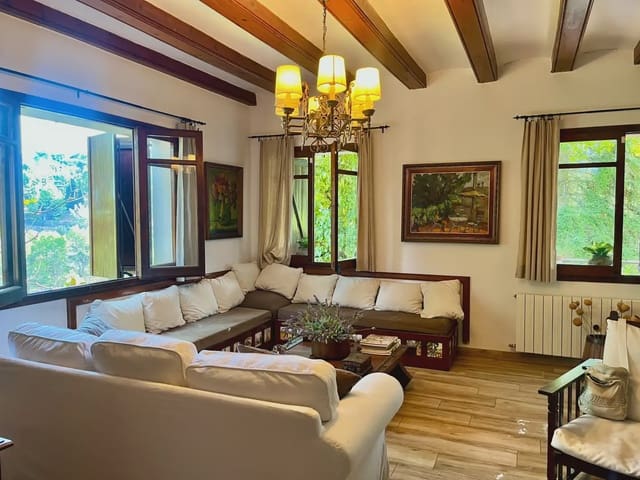 4 Zimmer Finca/Landgut zu verkaufen in Castellví de Rosanes mit Pool Garage - 650.000 € (Ref: 10099548)