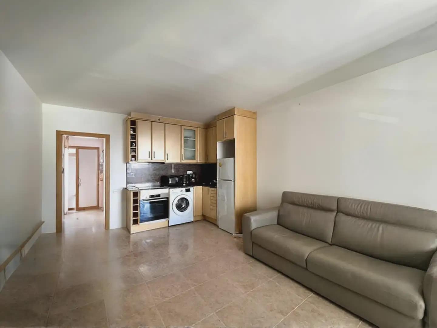 1 slaapkamer Flat te huur in Castelldefels met garage - € 1.050 (Ref: 10104362)