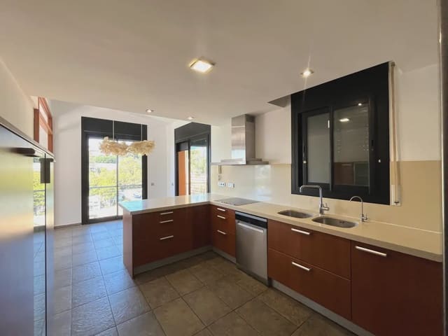4 Zimmer Villa zu vermieten in Castelldefels mit Pool Garage - 5.900 € (Ref: 10170415)