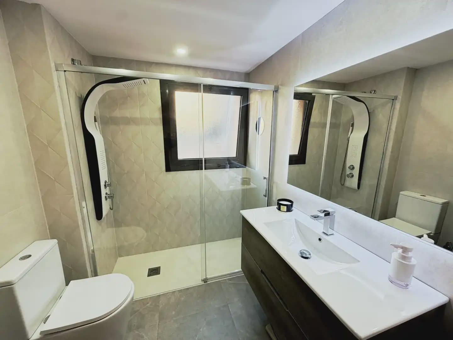 2 bedroom Penthouse for sale in Gava with pool garage - € 1,200,000 (Ref: 10185880)