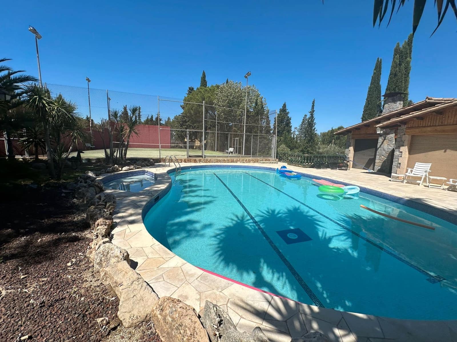 5 bedroom Villa for sale in Castellvi de Rosanes with pool garage - € 670,000 (Ref: 8897488)