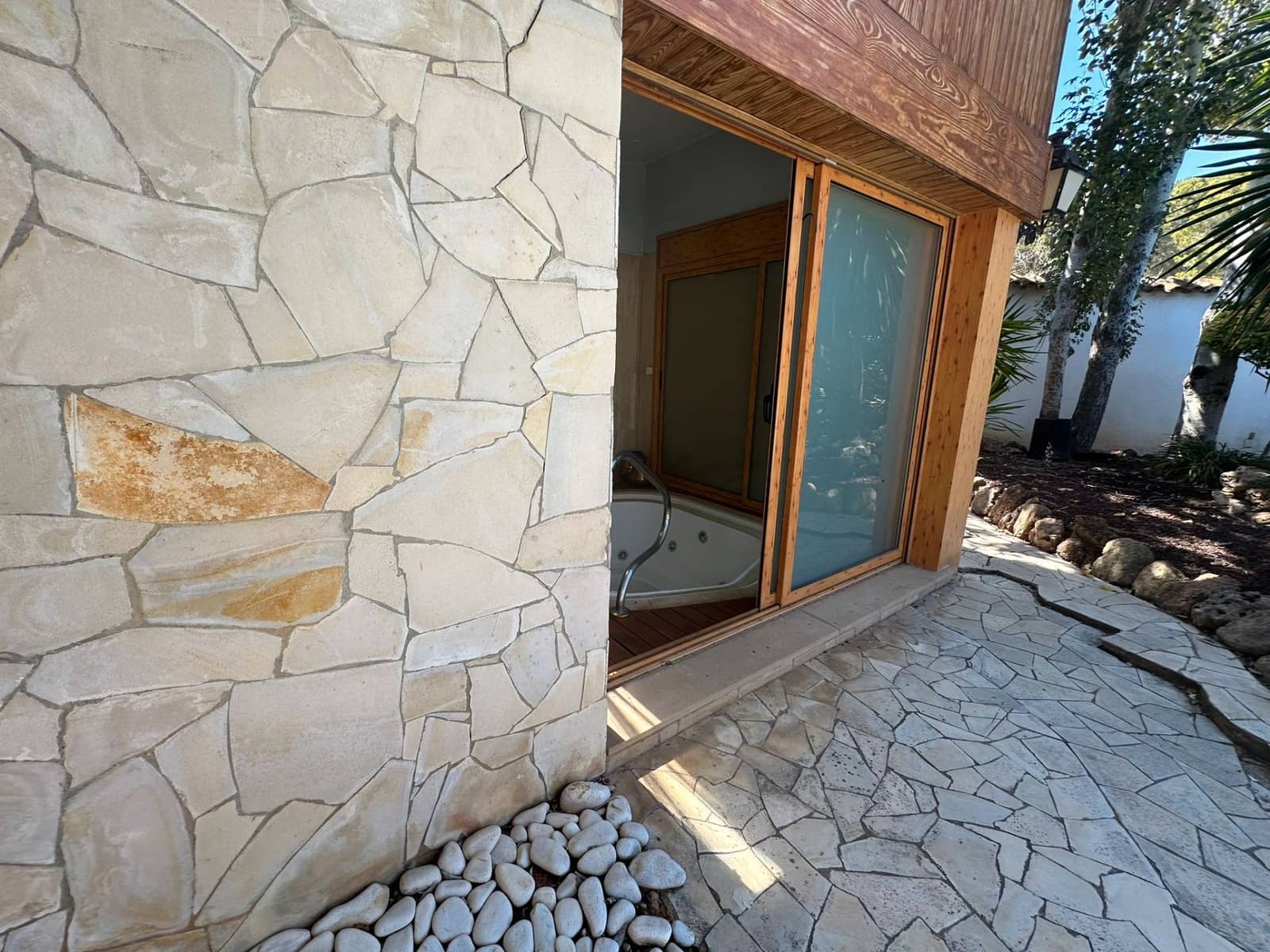 5 bedroom Villa for sale in Castellvi de Rosanes with pool garage - € 670,000 (Ref: 8897488)