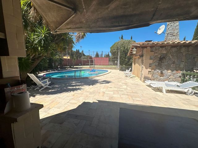 5 quarto Moradia para venda em Castellví de Rosanes com piscina garagem - 670 000 € (Ref: 8897488)