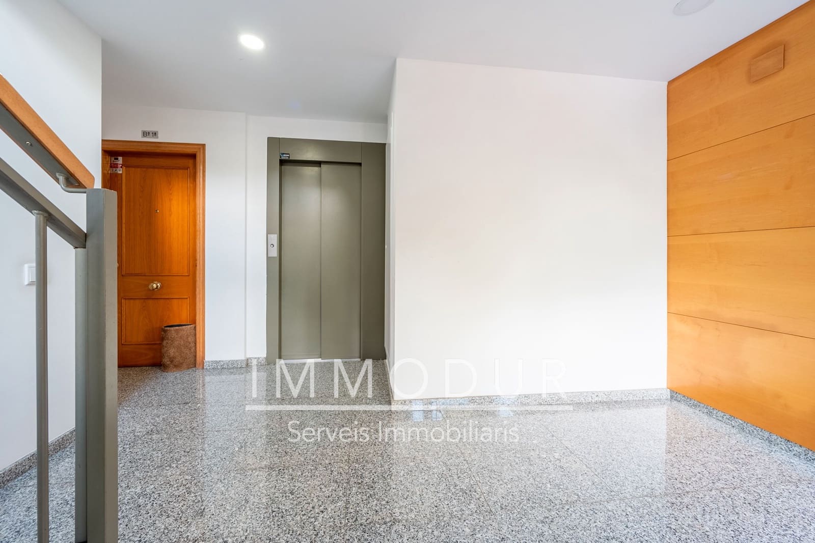 4 slaapkamer Flat te huur in Gava met zwembad garage - € 3.390 (Ref: 8942103)