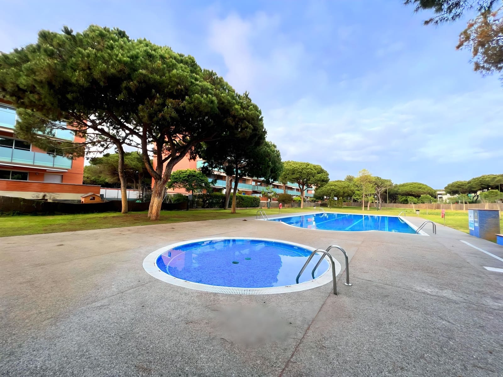 4 slaapkamer Flat te huur in Gava met zwembad garage - € 3.390 (Ref: 8942103)