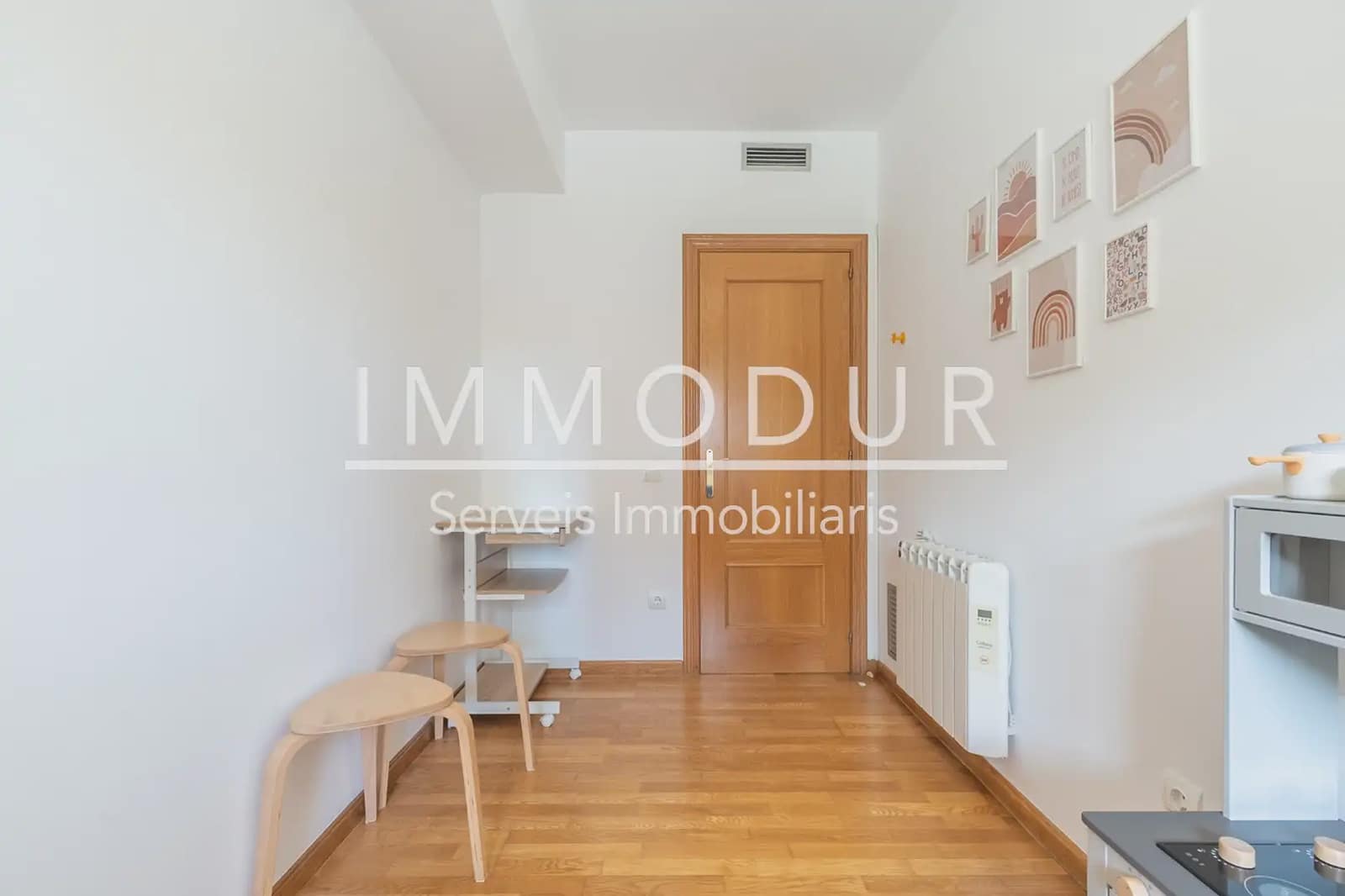 4 slaapkamer Flat te huur in Gava met zwembad garage - € 3.390 (Ref: 8942103)