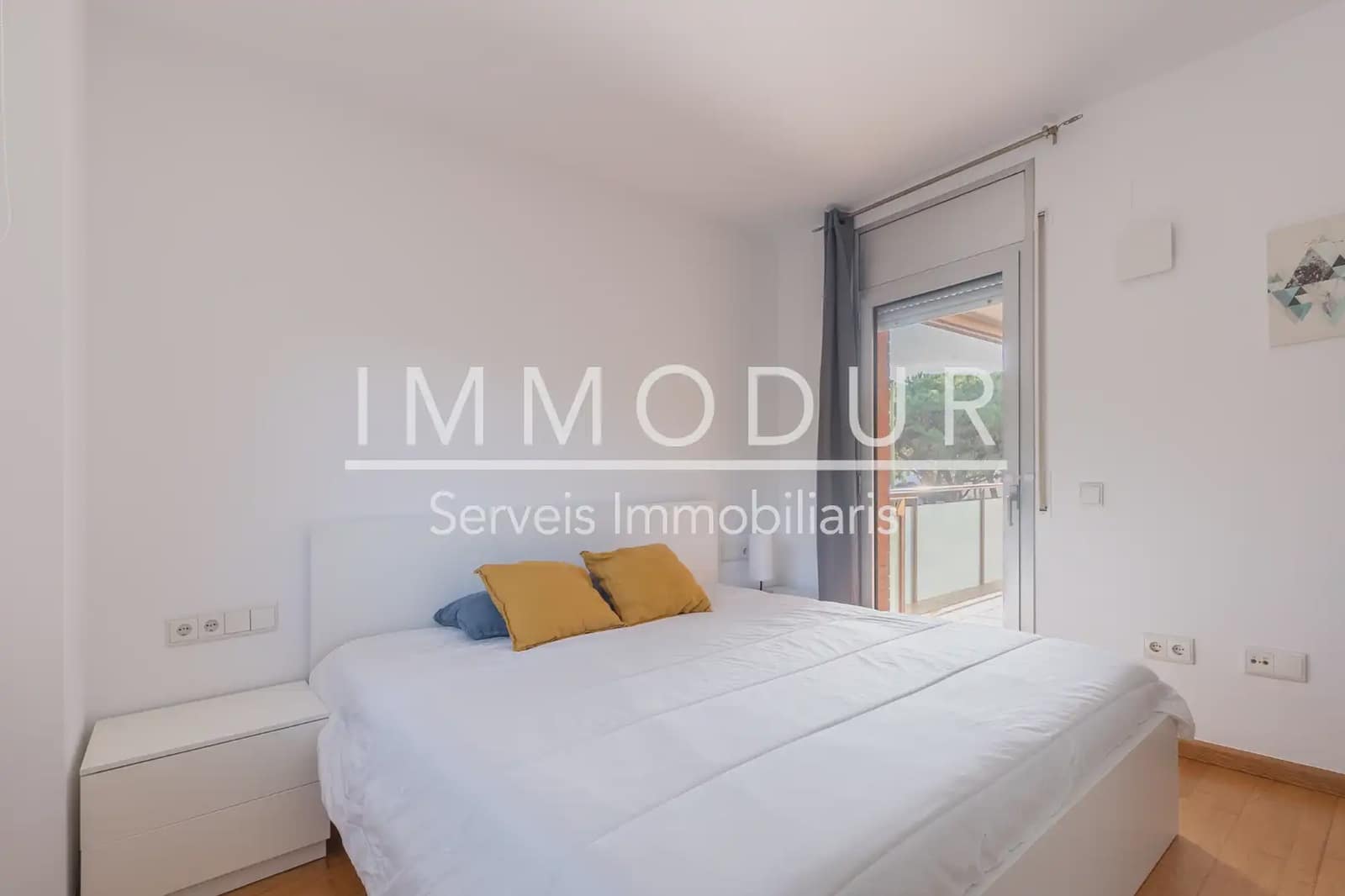4 slaapkamer Flat te huur in Gava met zwembad garage - € 3.390 (Ref: 8942103)