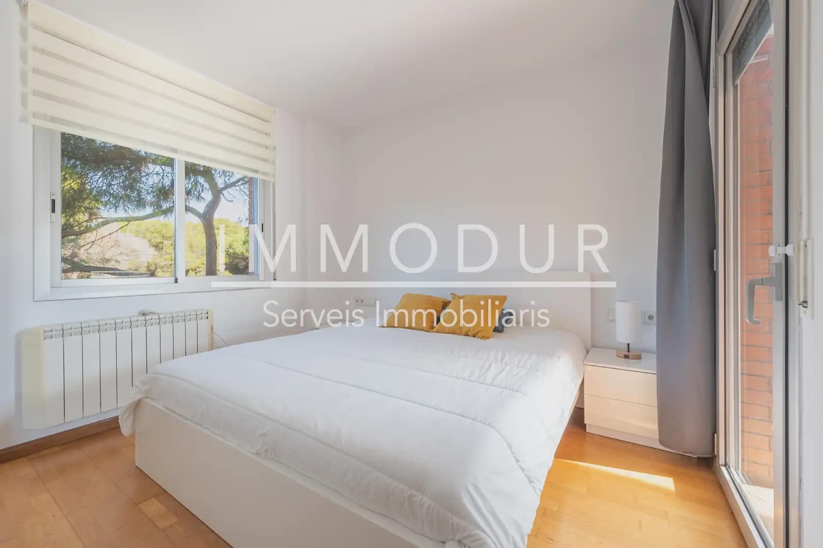 4 slaapkamer Flat te huur in Gava met zwembad garage - € 3.390 (Ref: 8942103)