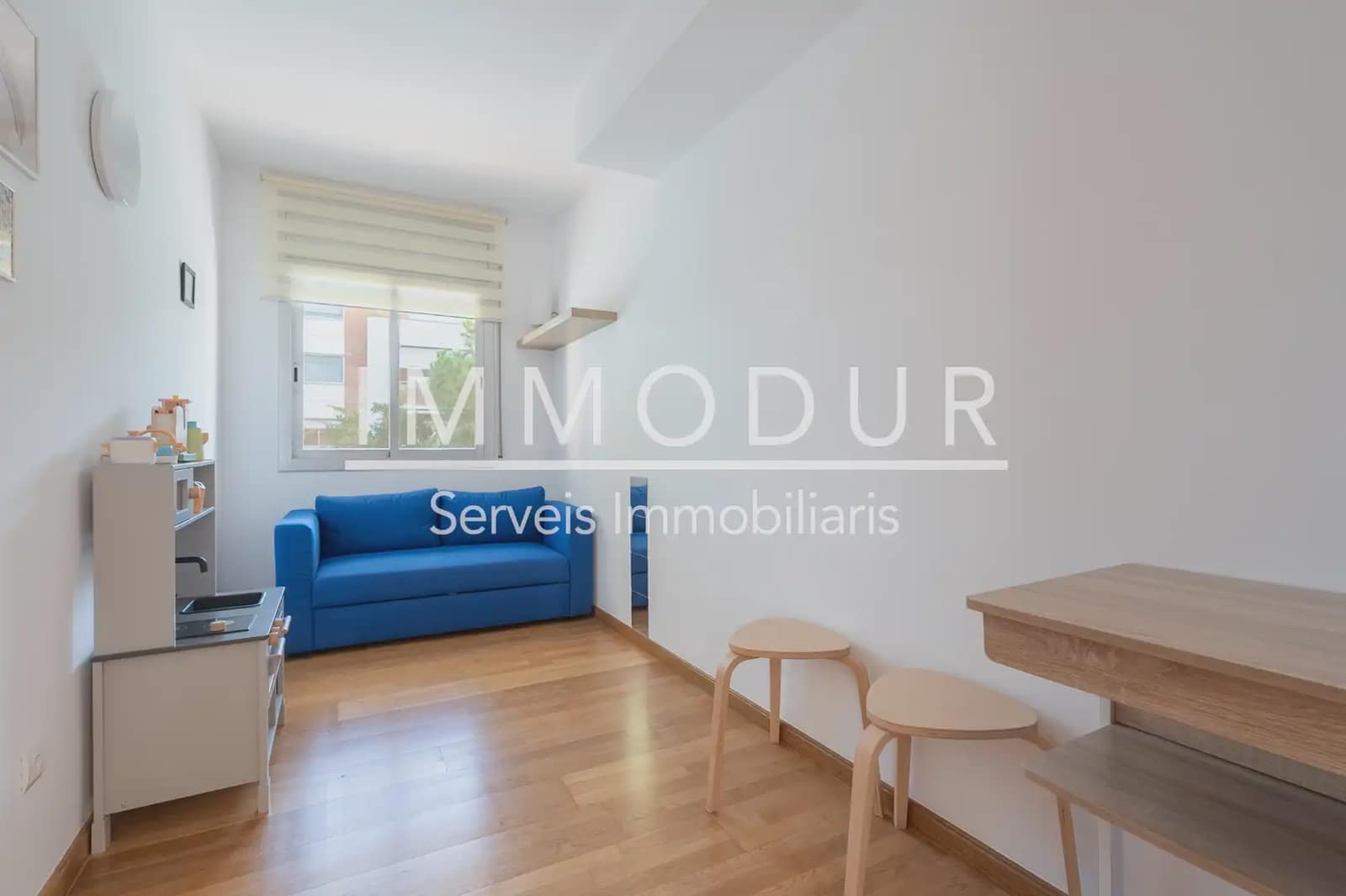 4 slaapkamer Flat te huur in Gava met zwembad garage - € 3.390 (Ref: 8942103)