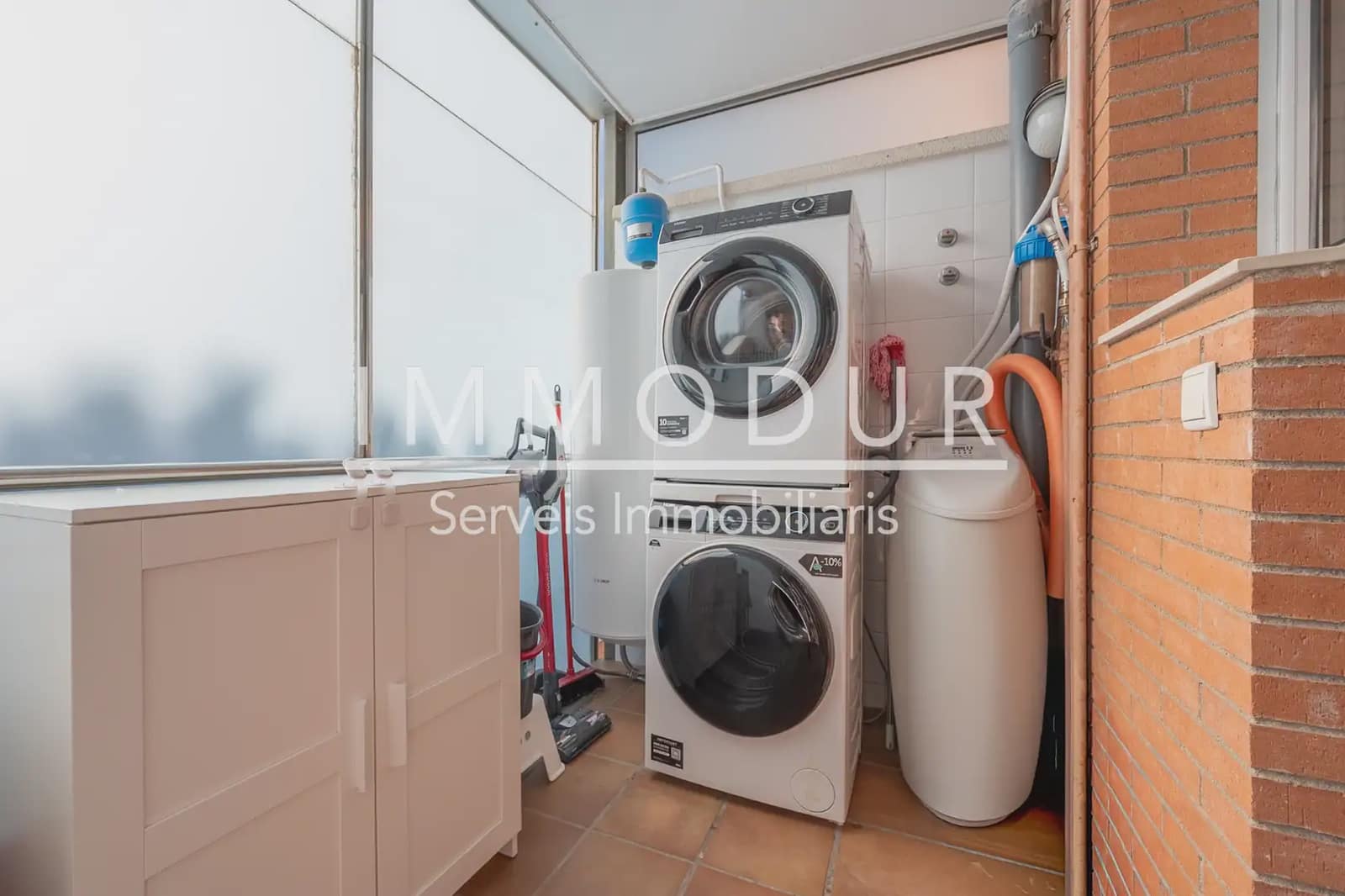 4 slaapkamer Flat te huur in Gava met zwembad garage - € 3.390 (Ref: 8942103)