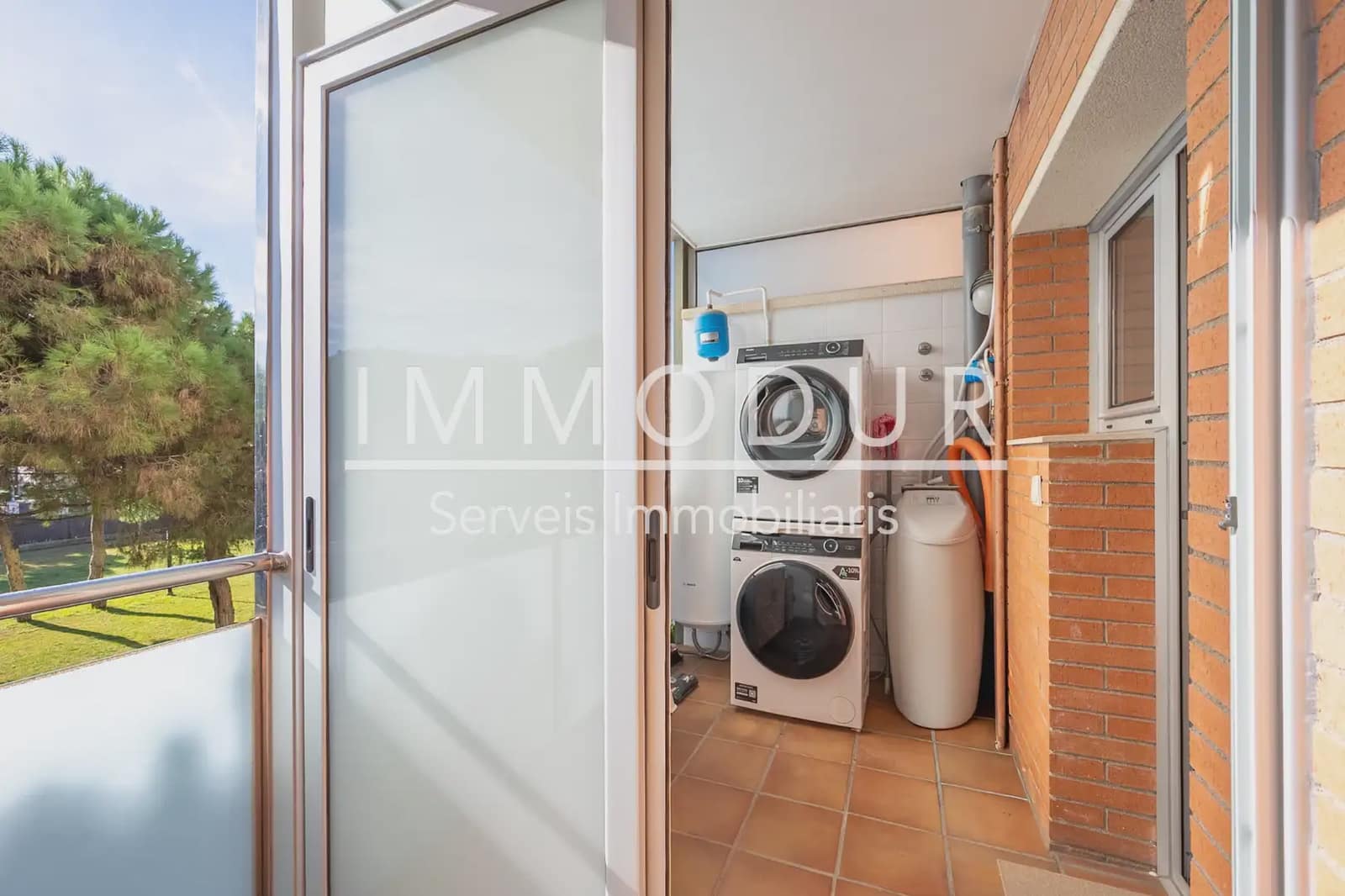 4 slaapkamer Flat te huur in Gava met zwembad garage - € 3.390 (Ref: 8942103)