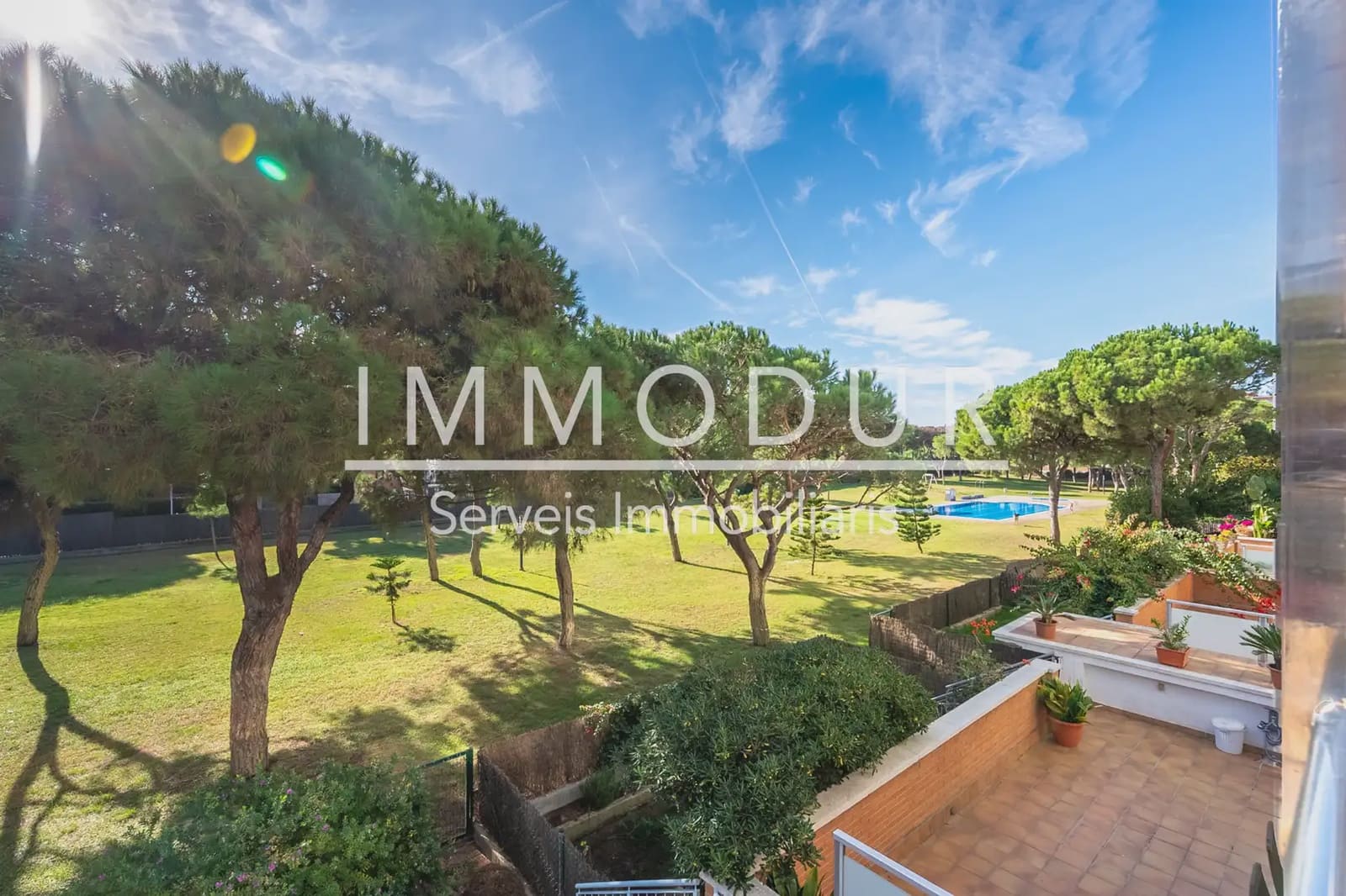 4 slaapkamer Flat te huur in Gava met zwembad garage - € 3.390 (Ref: 8942103)