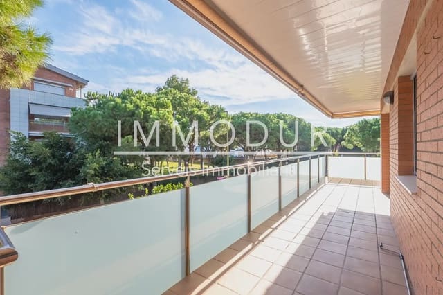 Piso de 4 habitaciones en Gavà en alquiler con piscina garaje - 3.390 € (Ref: 8942103)