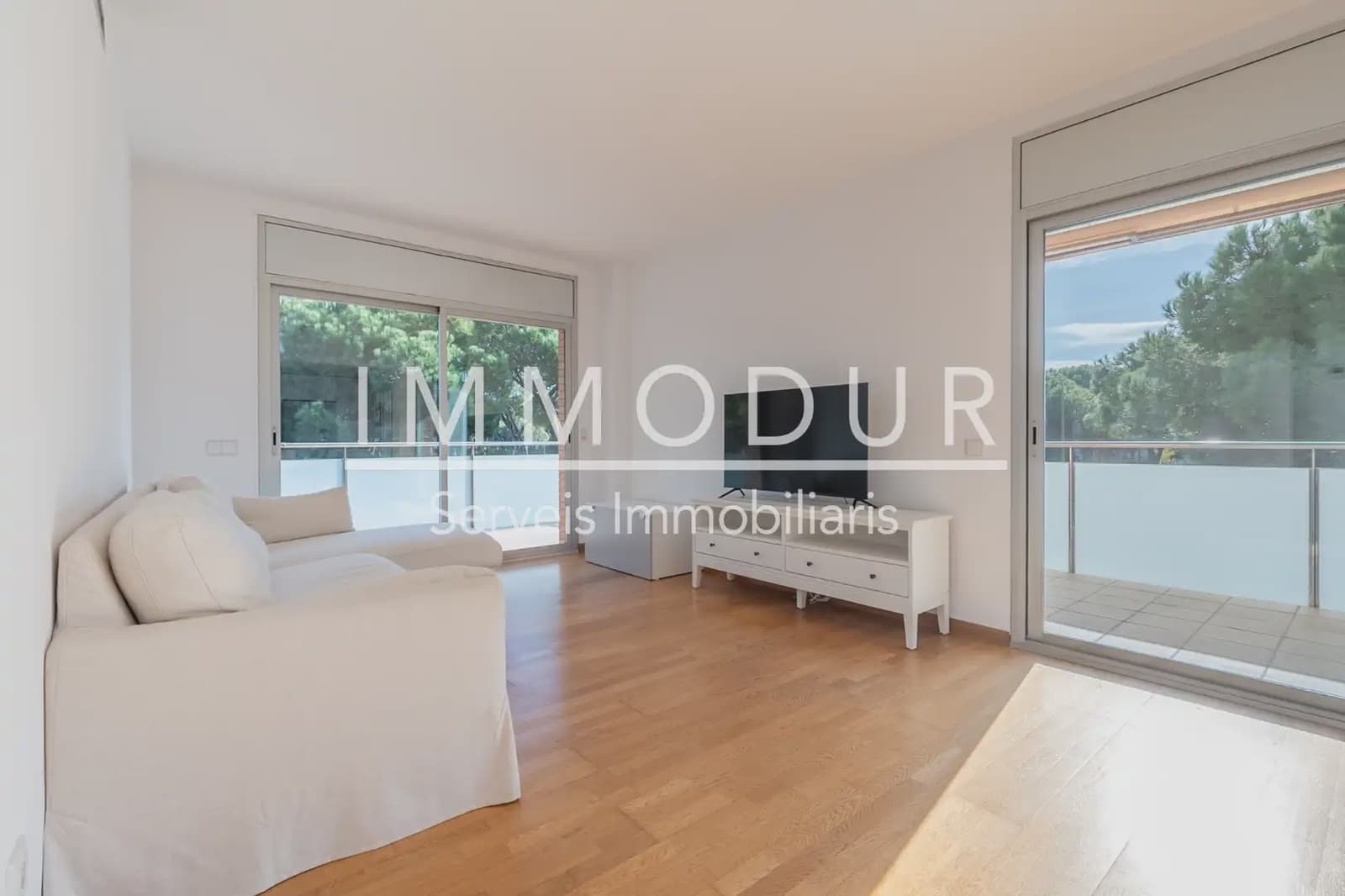 4 slaapkamer Flat te huur in Gava met zwembad garage - € 3.390 (Ref: 8942103)