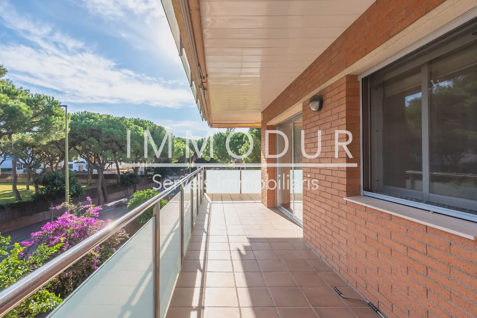 4 slaapkamer Flat te huur in Gava met zwembad garage - € 3.390 (Ref: 8942103)