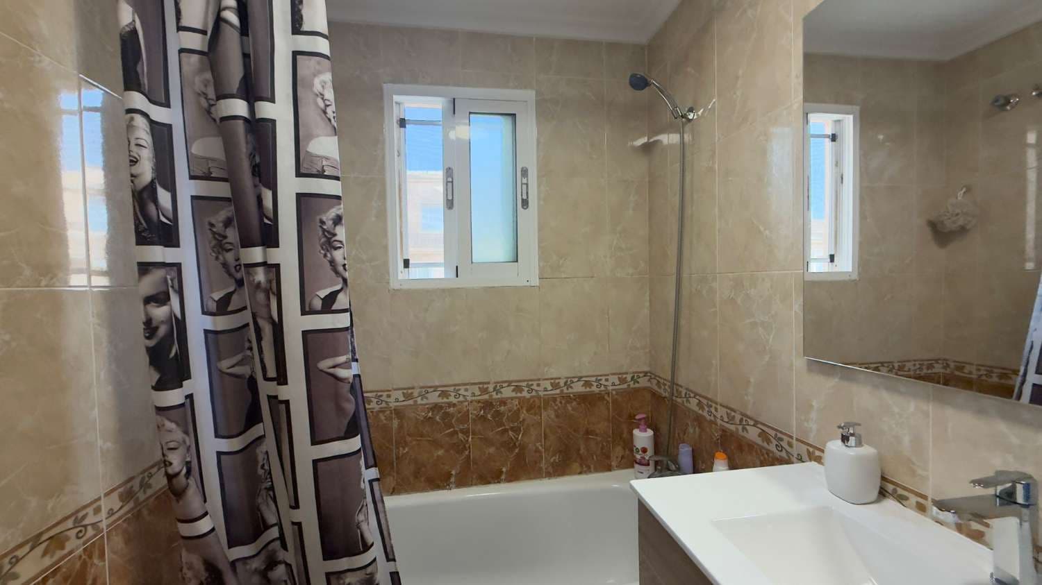 2 slaapkamer Appartement te koop in Orihuela Costa met zwembad garage - € 225.000 (Ref: 10051906)