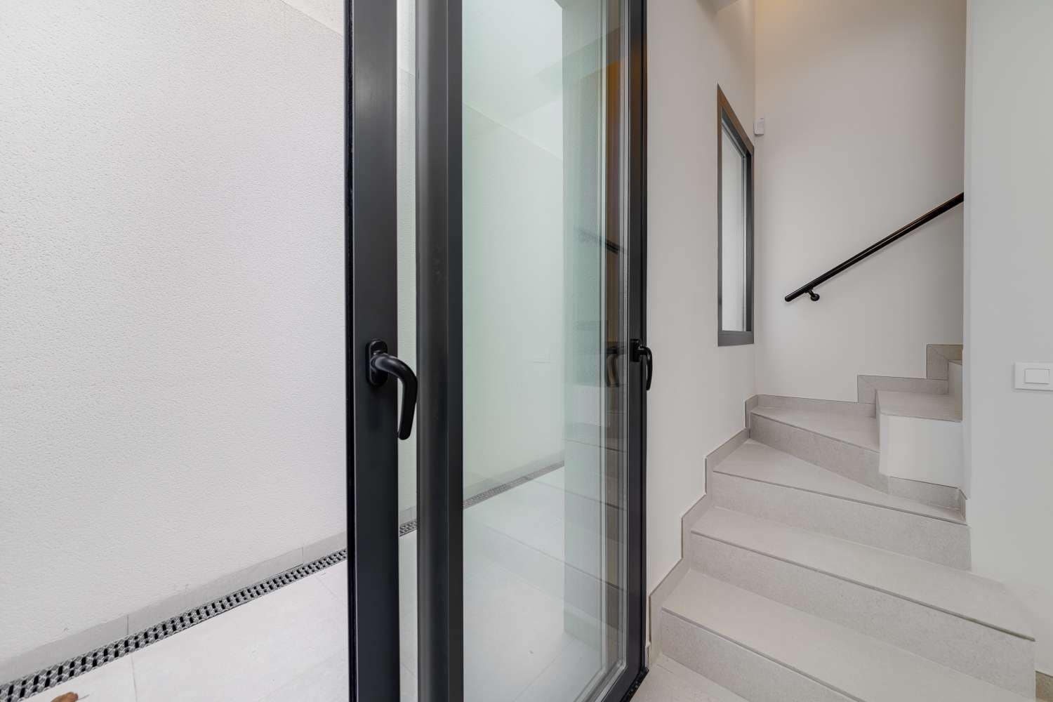 2 bedroom Villa for sale in Rojales with pool garage - € 490,000 (Ref: 8897723)