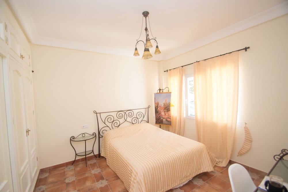 7 soveværelse Villa til salg i Orihuela Costa med swimmingpool garage - € 1.120.000 (Ref: 8981510)