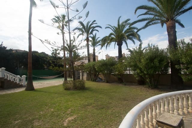 7 bedroom Villa for sale in Blue Lagoon with pool garage - € 1,120,000 (Ref: 8981510)