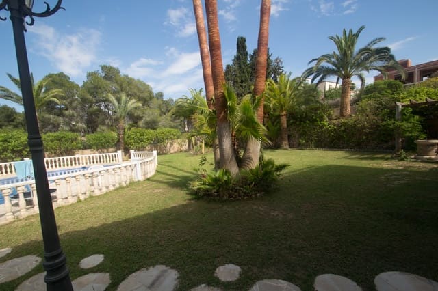 7 bedroom Villa for sale in Blue Lagoon with pool garage - € 1,120,000 (Ref: 8981510)