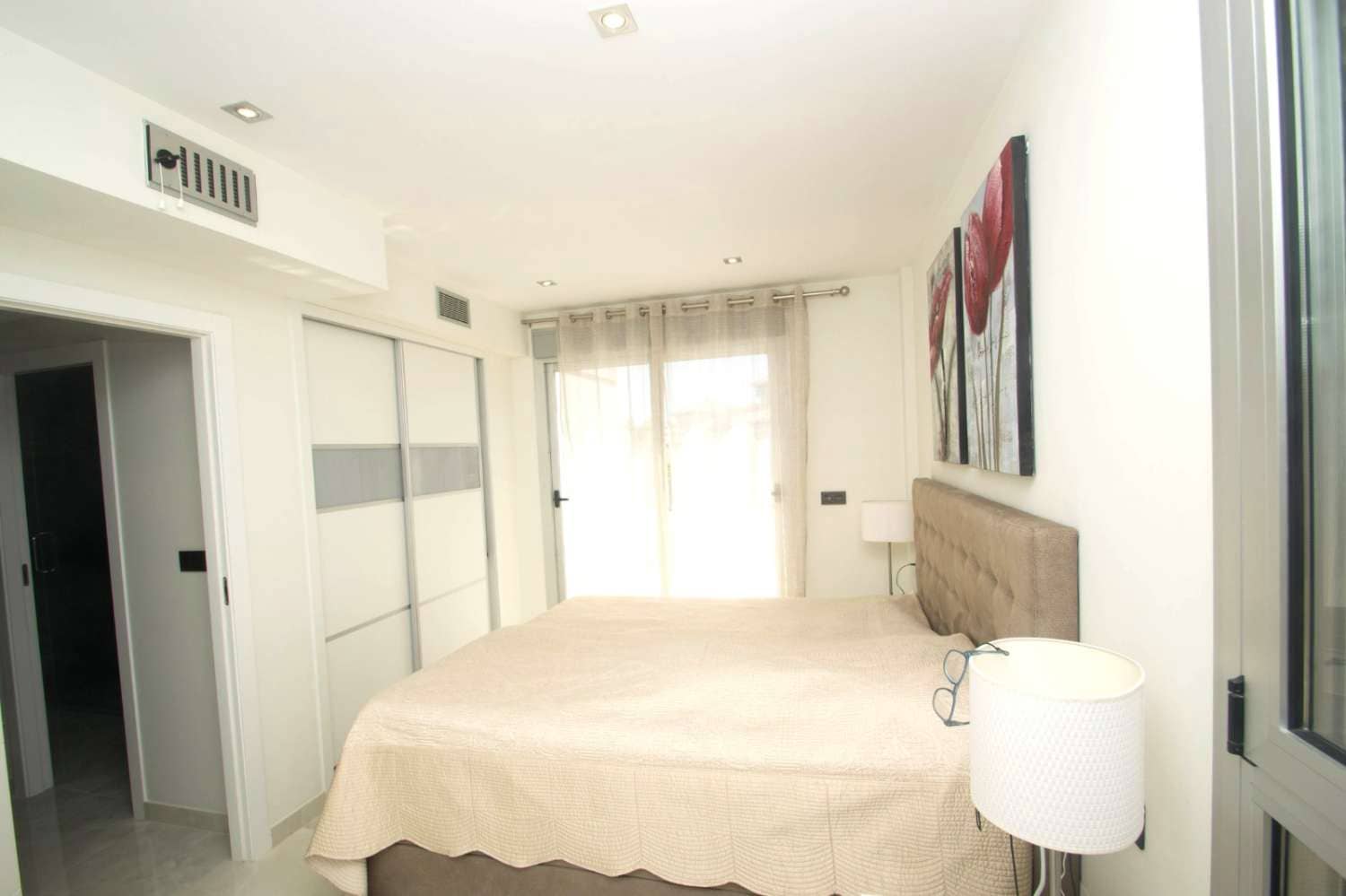 3 soverom Villa til salgs i Orihuela Costa med svømmebasseng garasje - € 389 000 (Ref: 9094441)