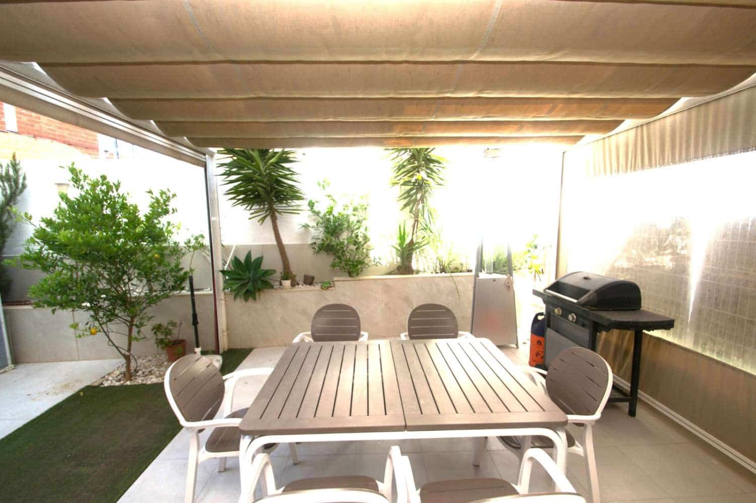 3 soverom Villa til salgs i Orihuela Costa med svømmebasseng garasje - € 389 000 (Ref: 9094441)