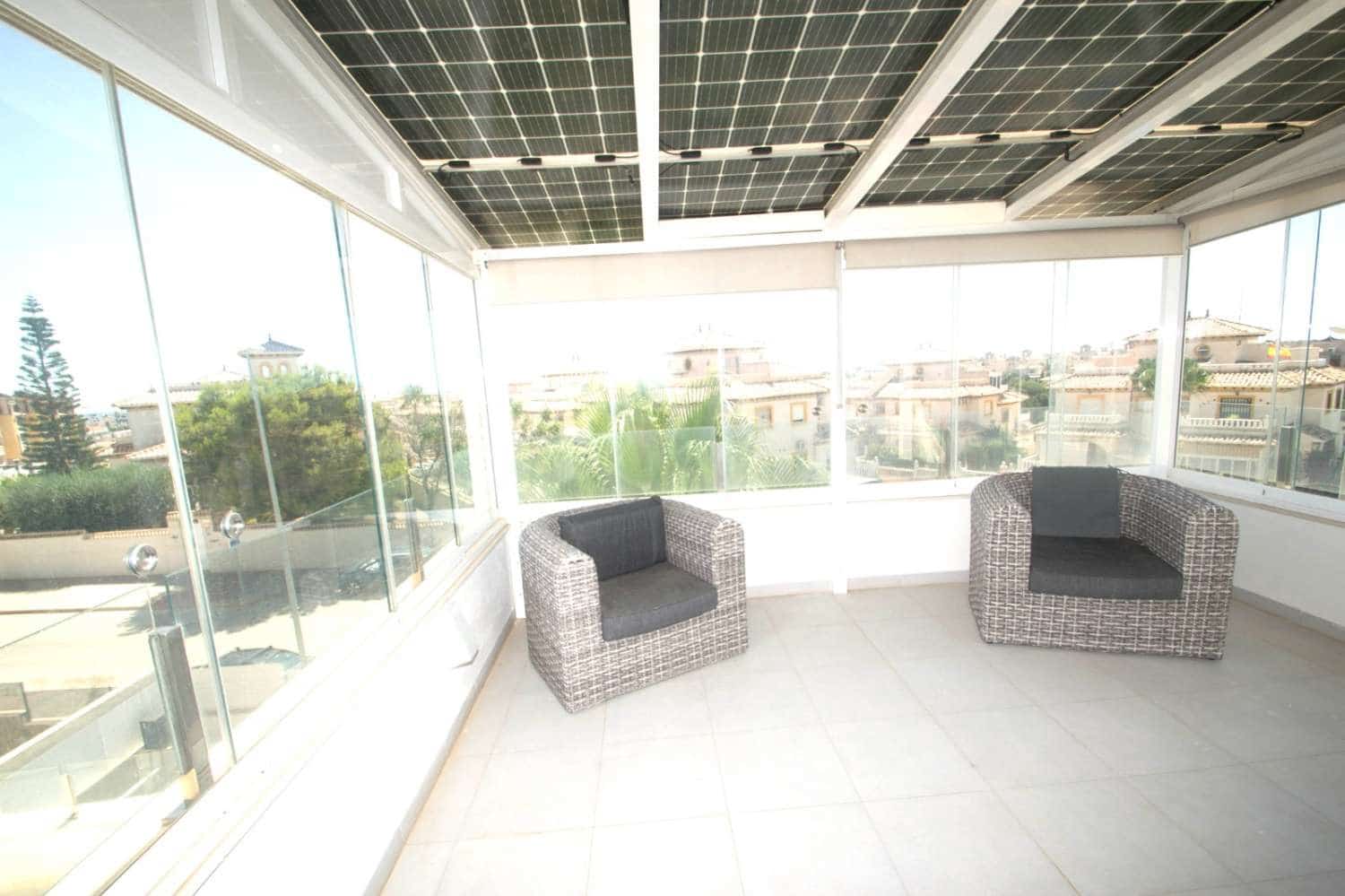 3 soverom Villa til salgs i Orihuela Costa med svømmebasseng garasje - € 389 000 (Ref: 9094441)