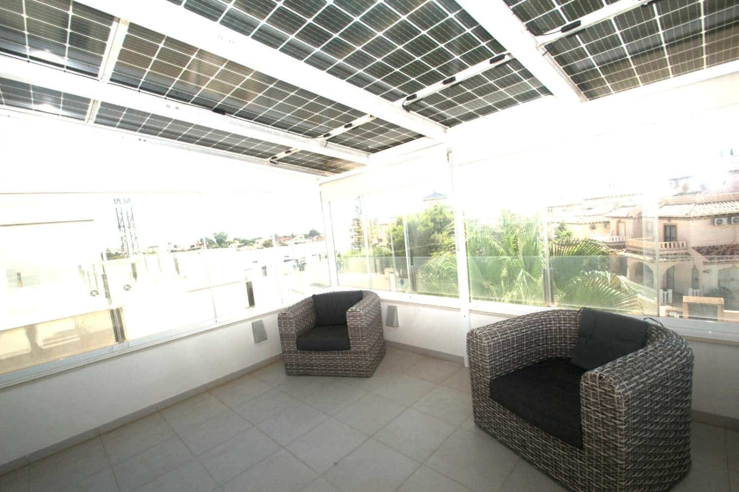 3 soverom Villa til salgs i Orihuela Costa med svømmebasseng garasje - € 389 000 (Ref: 9094441)