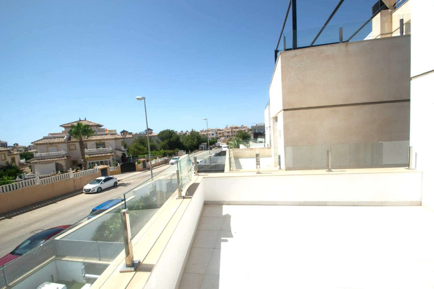 3 soverom Villa til salgs i Orihuela Costa med svømmebasseng garasje - € 389 000 (Ref: 9094441)