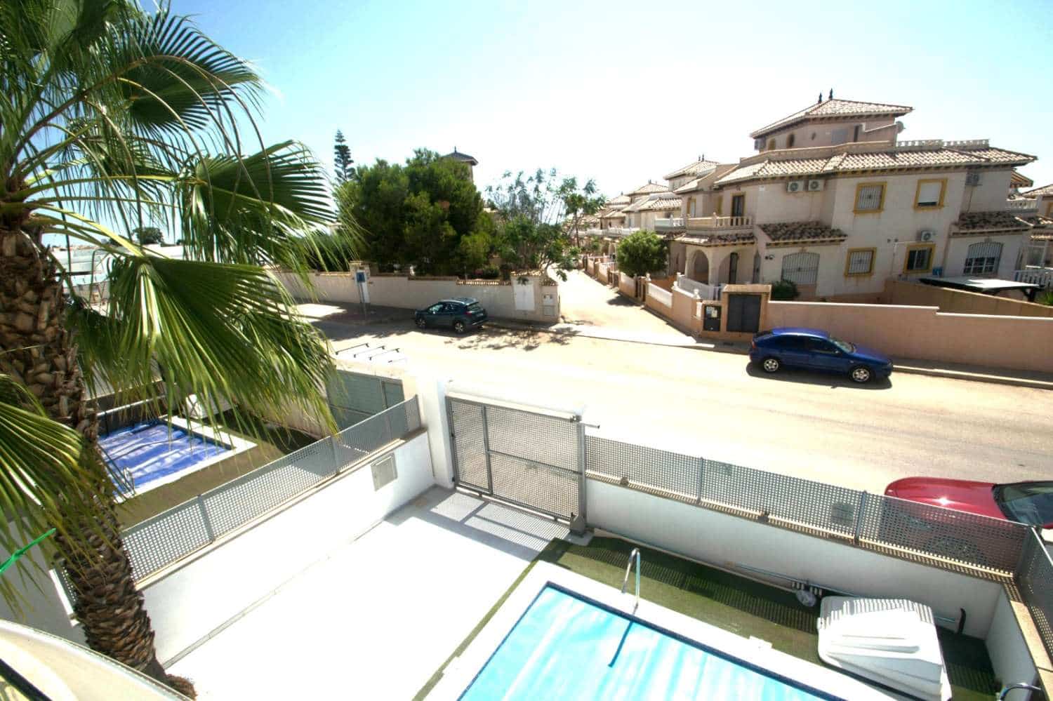 3 soverom Villa til salgs i Orihuela Costa med svømmebasseng garasje - € 389 000 (Ref: 9094441)