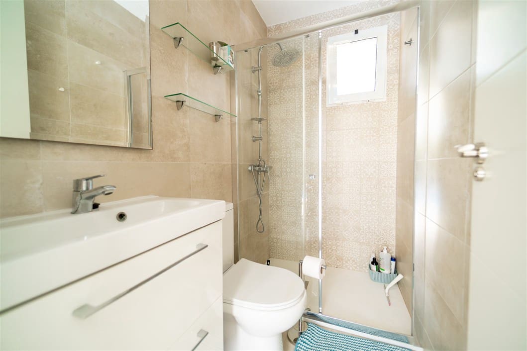 4 sypialnia Willa na sprzedaż w Torrevieja z basenem - 495 000 € (Ref: 9528136)