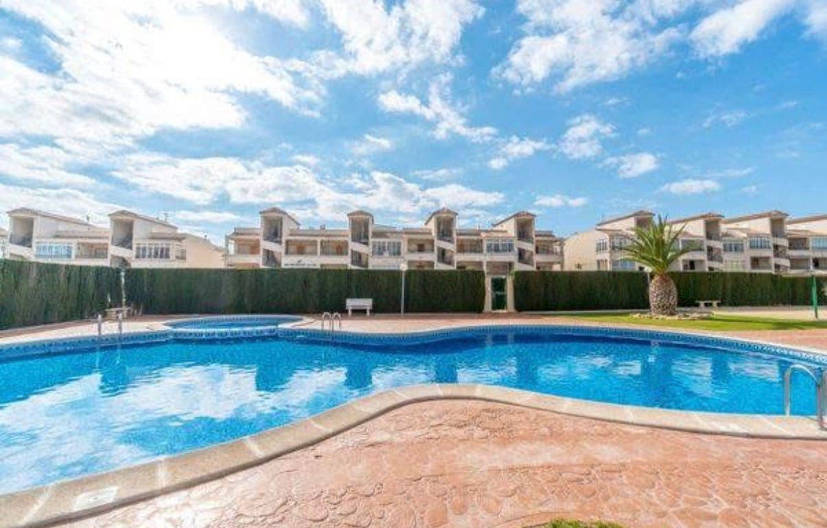 2 makuuhuone Bungalow myytävänä paikassa Orihuela Costa mukana uima-altaan 
autotalli - 159 900 € (Ref: 9914748)