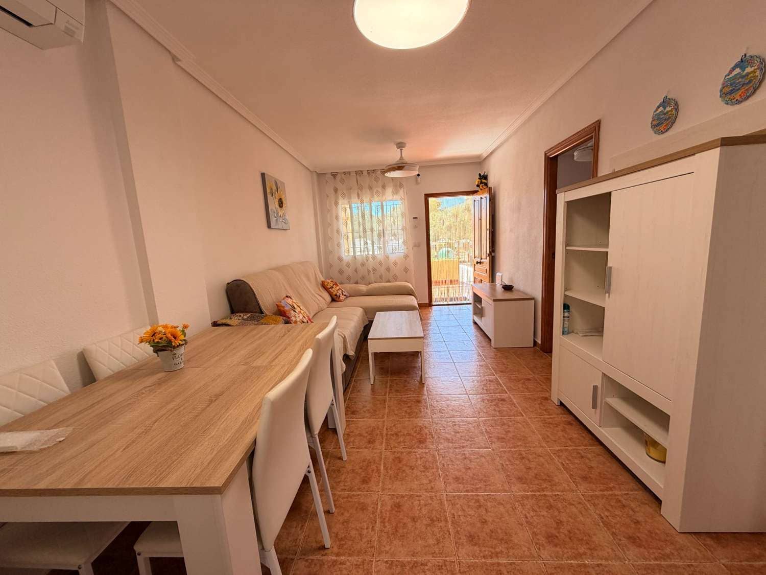 2 makuuhuone Bungalow myytävänä paikassa Orihuela Costa mukana uima-altaan 
autotalli - 159 900 € (Ref: 9914748)