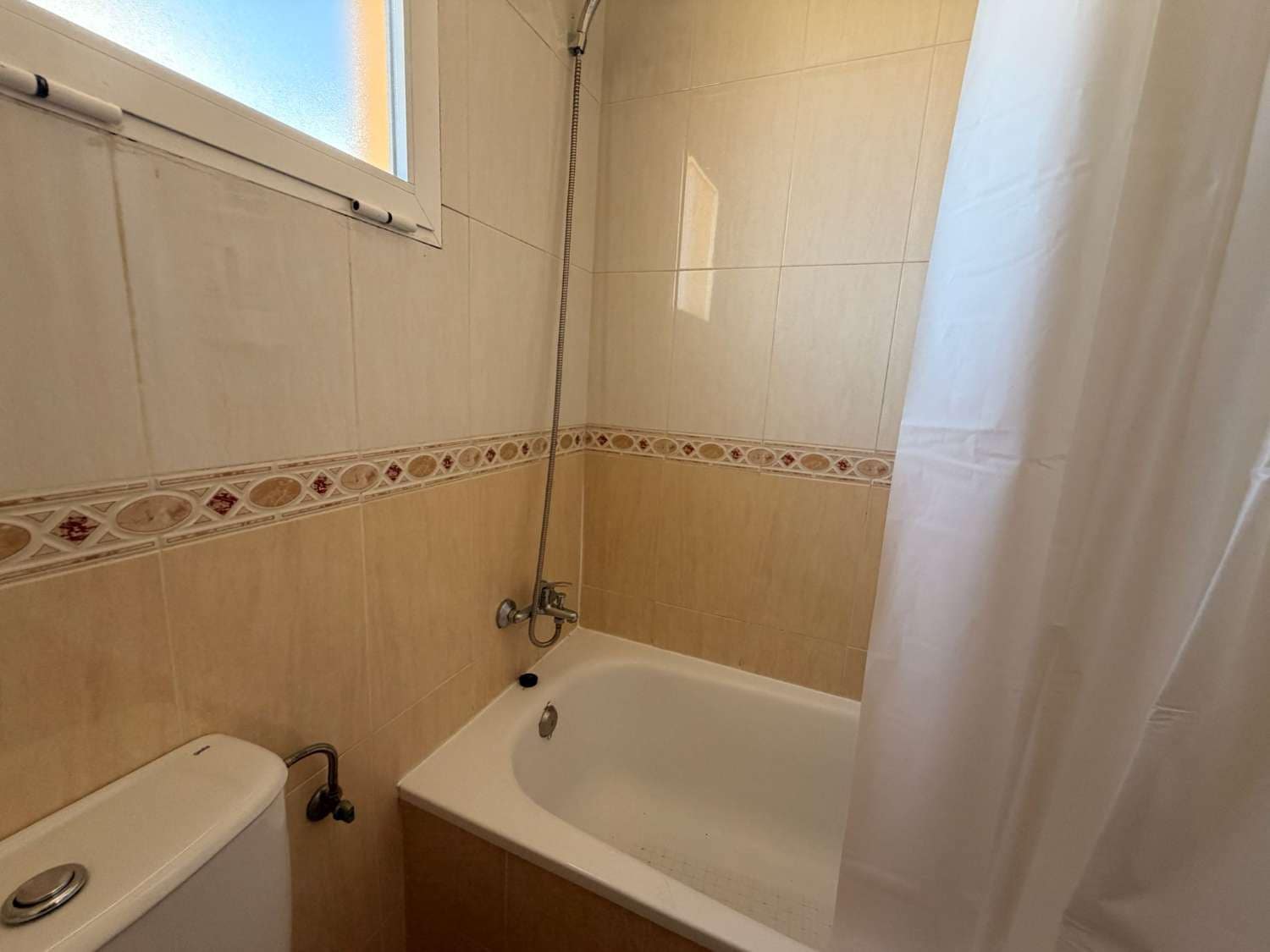 2 makuuhuone Bungalow myytävänä paikassa Orihuela Costa mukana uima-altaan 
autotalli - 159 900 € (Ref: 9914748)