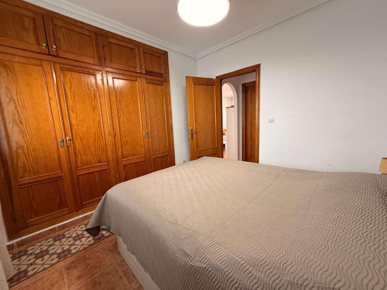 2 makuuhuone Bungalow myytävänä paikassa Orihuela Costa mukana uima-altaan 
autotalli - 159 900 € (Ref: 9914748)