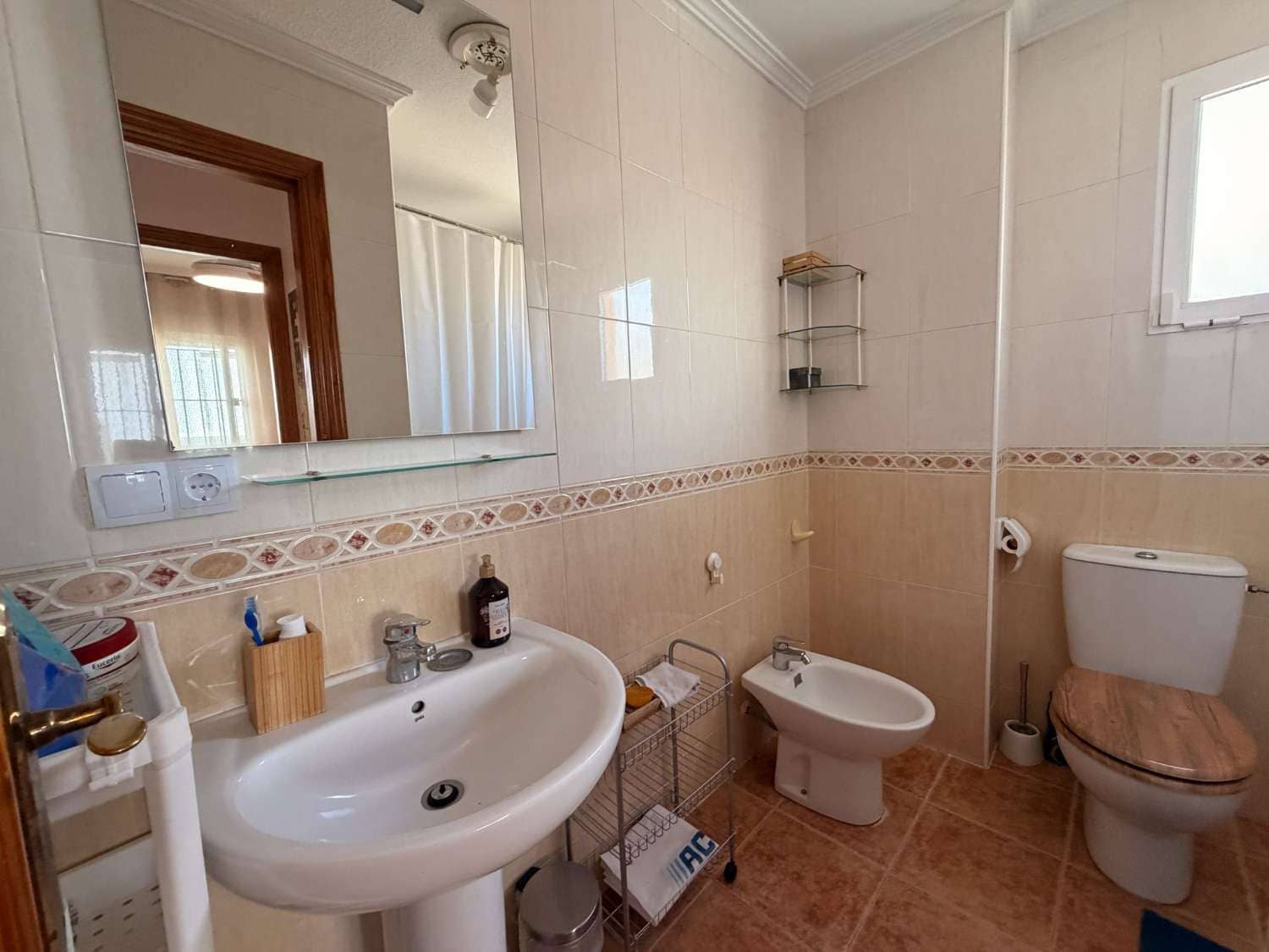 2 makuuhuone Bungalow myytävänä paikassa Orihuela Costa mukana uima-altaan 
autotalli - 159 900 € (Ref: 9914748)