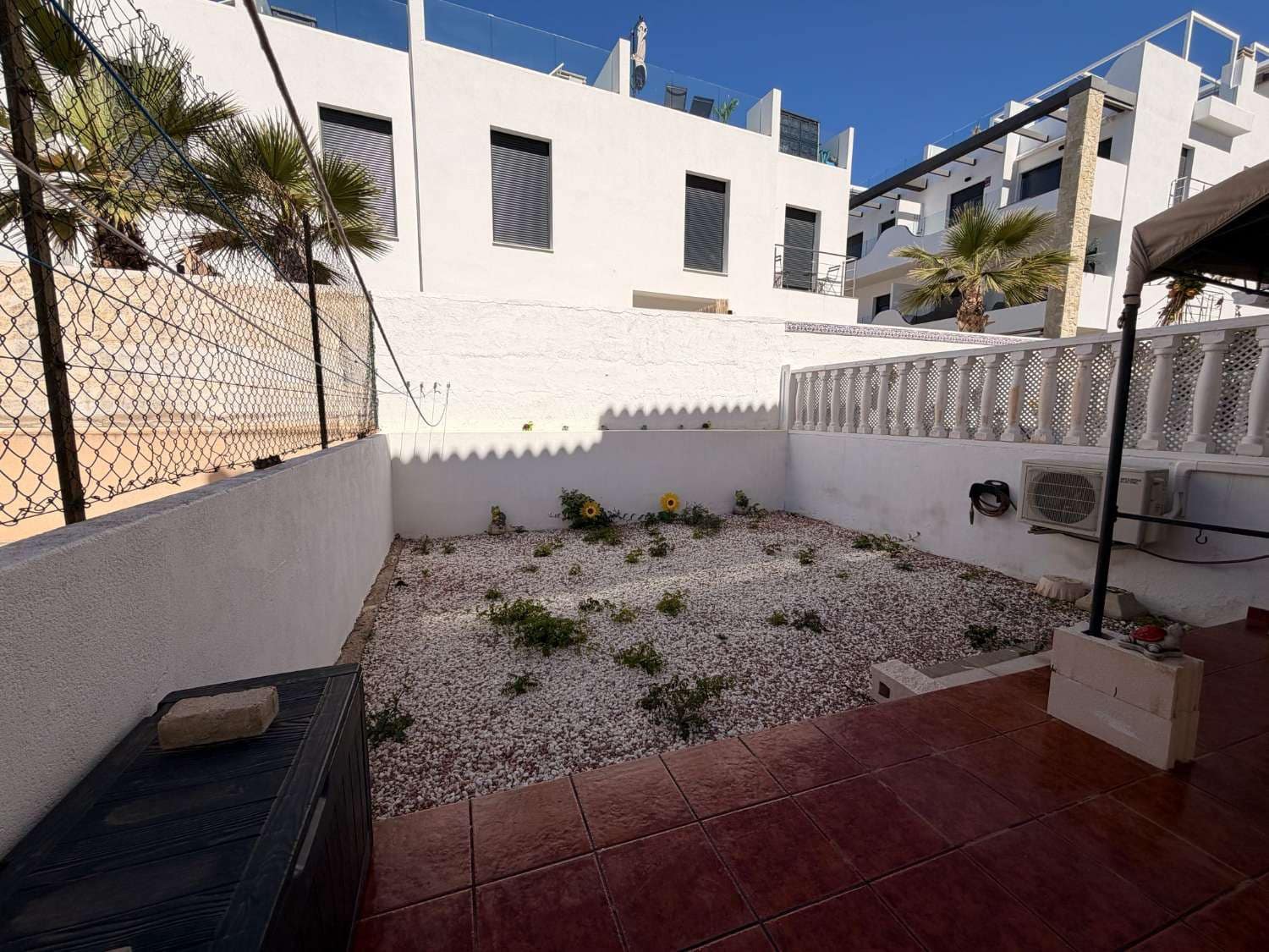2 makuuhuone Bungalow myytävänä paikassa Orihuela Costa mukana uima-altaan 
autotalli - 159 900 € (Ref: 9914748)