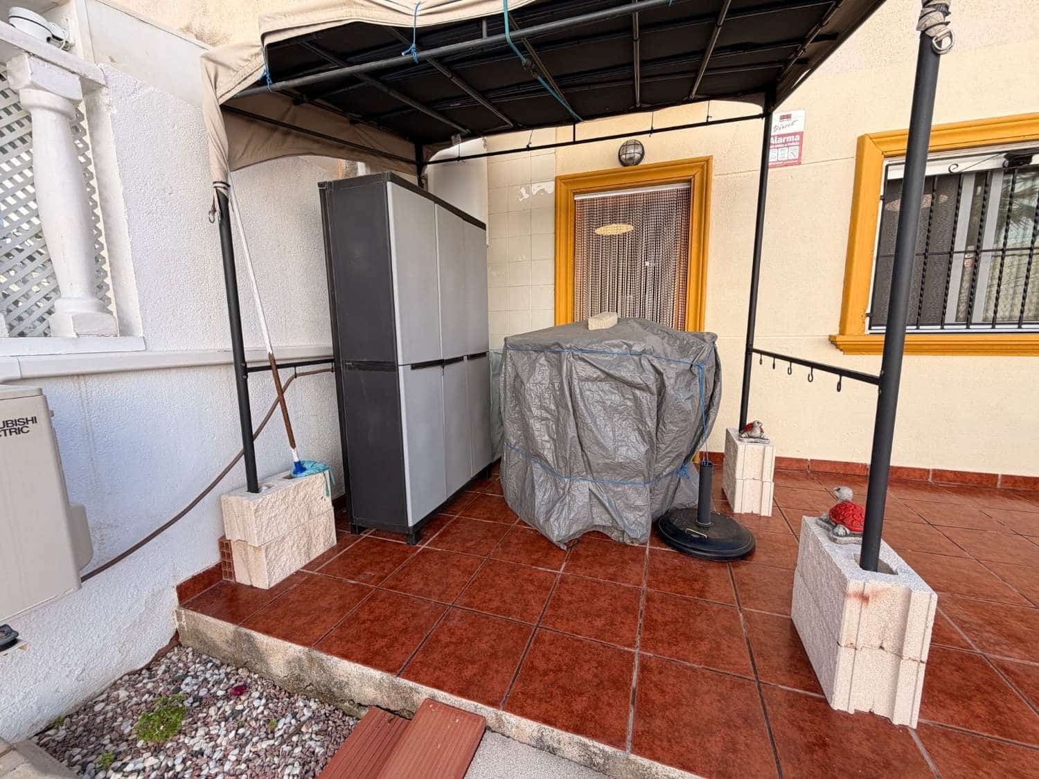 2 makuuhuone Bungalow myytävänä paikassa Orihuela Costa mukana uima-altaan 
autotalli - 159 900 € (Ref: 9914748)