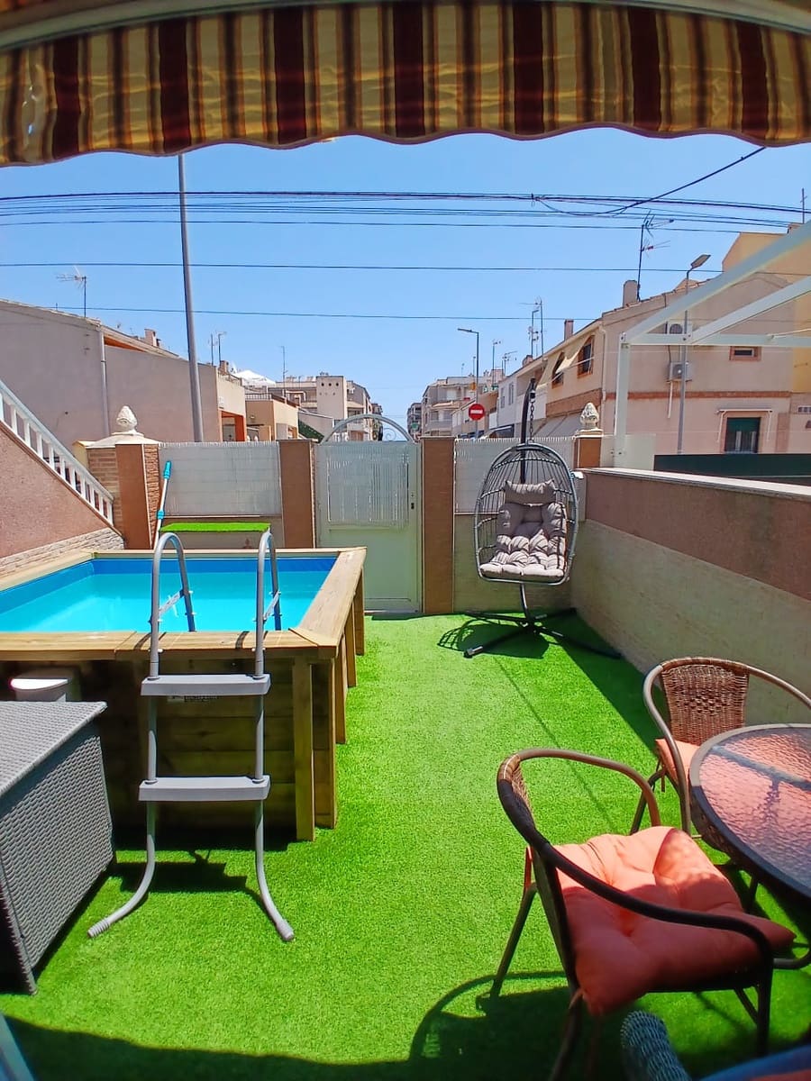 2 soverom Bungalow til salgs i Torrevieja med svømmebasseng - € 168 000 (Ref: 9918353)