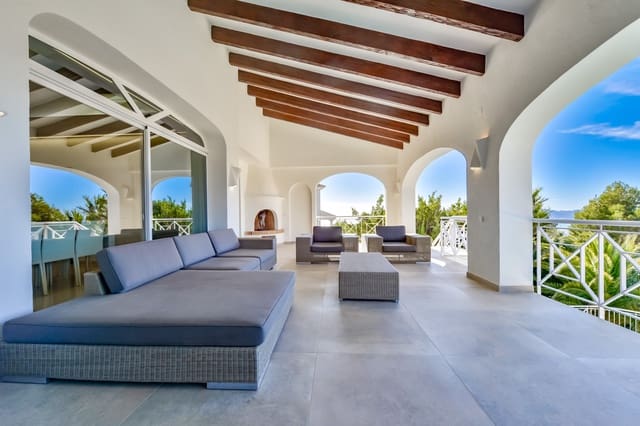 7 bedroom Townhouse for sale in Altea with pool garage - € 2,650,000 (Ref: 9035553)