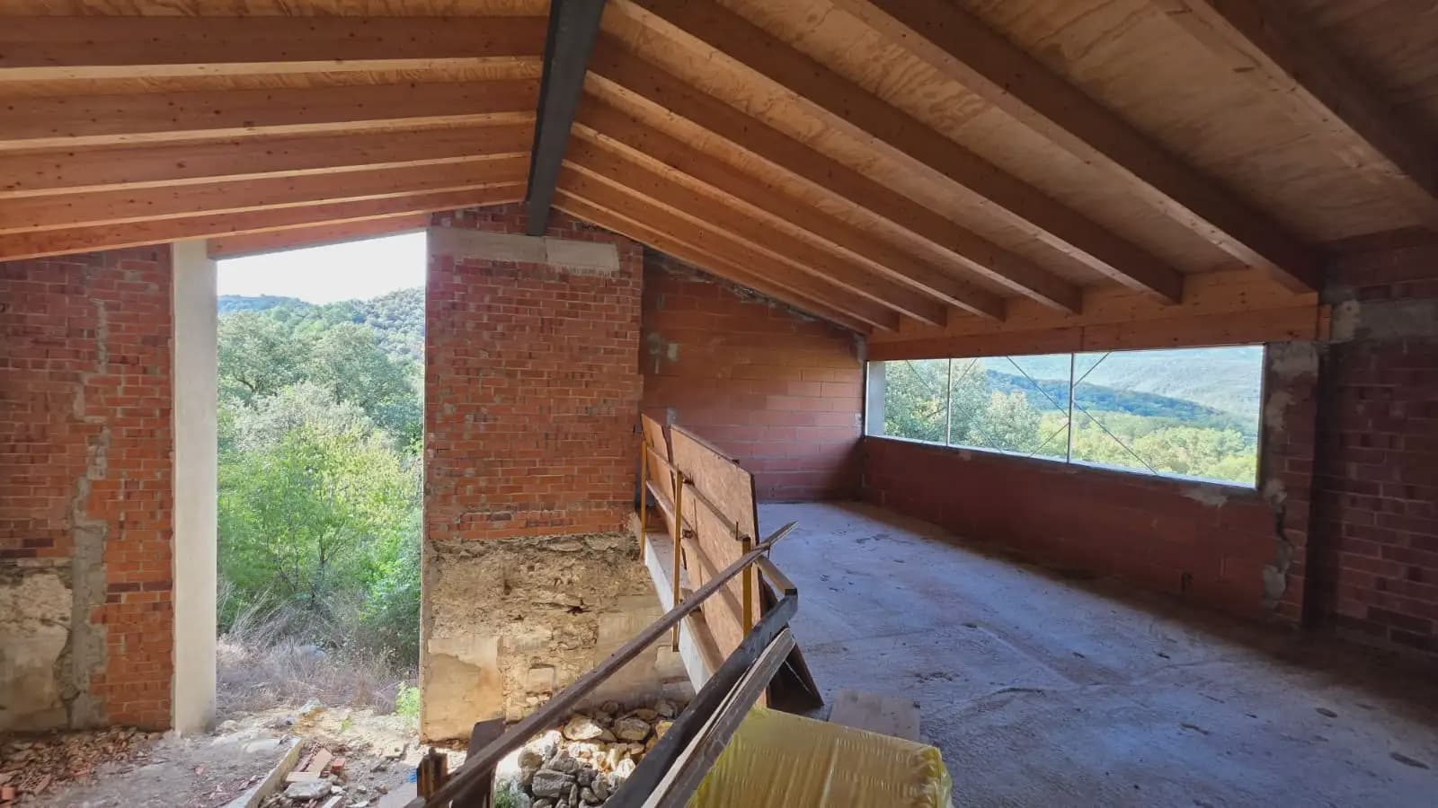 5 bedroom Finca/Country House for sale in Sant Feliu de Pallerols with garage - € 795,000 (Ref: 10076634)