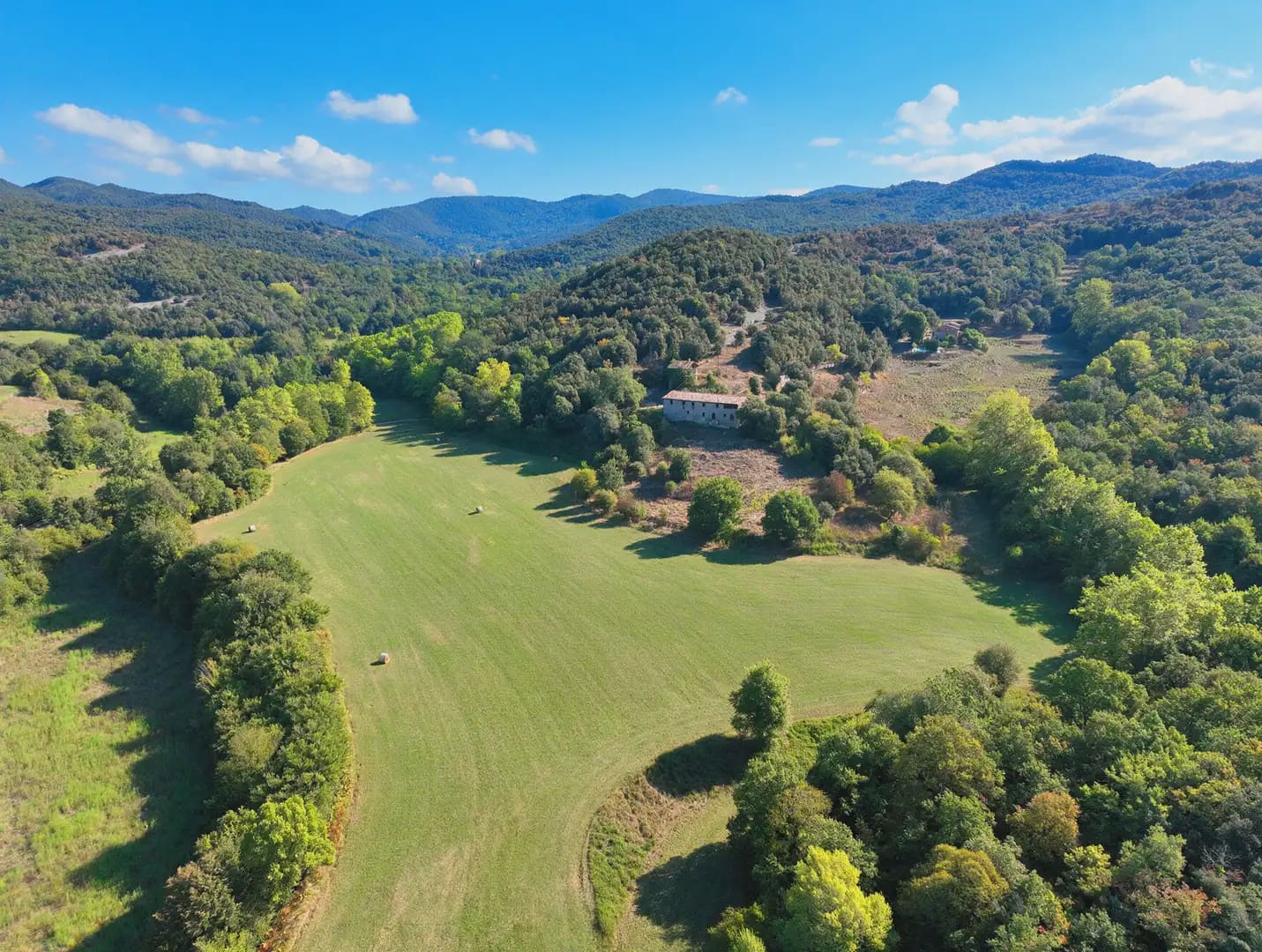 5 bedroom Finca/Country House for sale in Sant Feliu de Pallerols with garage - € 795,000 (Ref: 10076634)