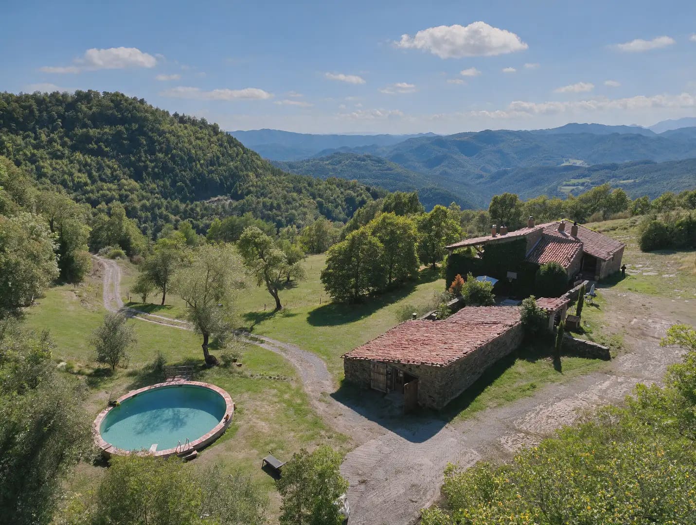 4 sypialnia Finka/Dom wiejski na sprzedaż w Ripoll z basenem garażem - 1 100 000 € (Ref: 10094939)