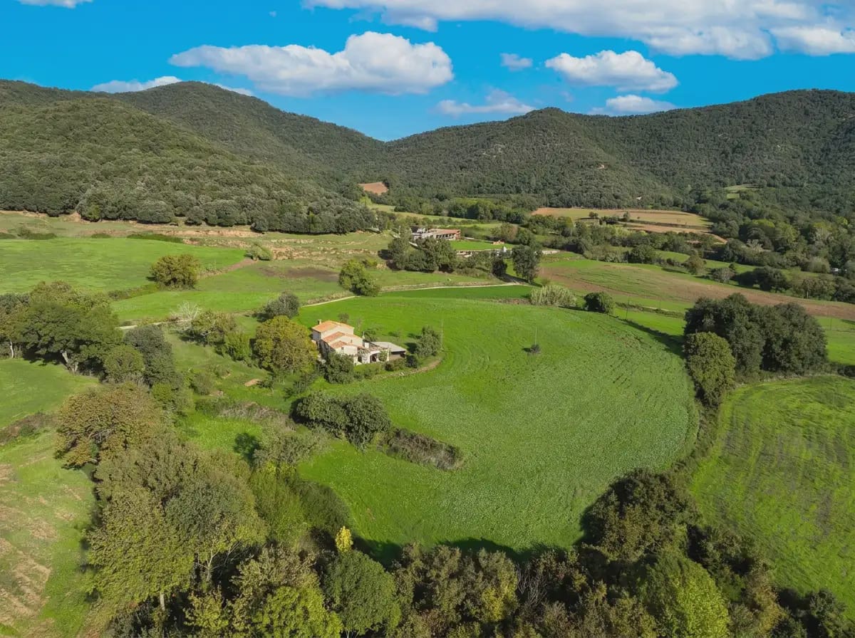 3 bedroom Finca/Country House for sale in Santa Pau with garage - € 450,000 (Ref: 10186249)