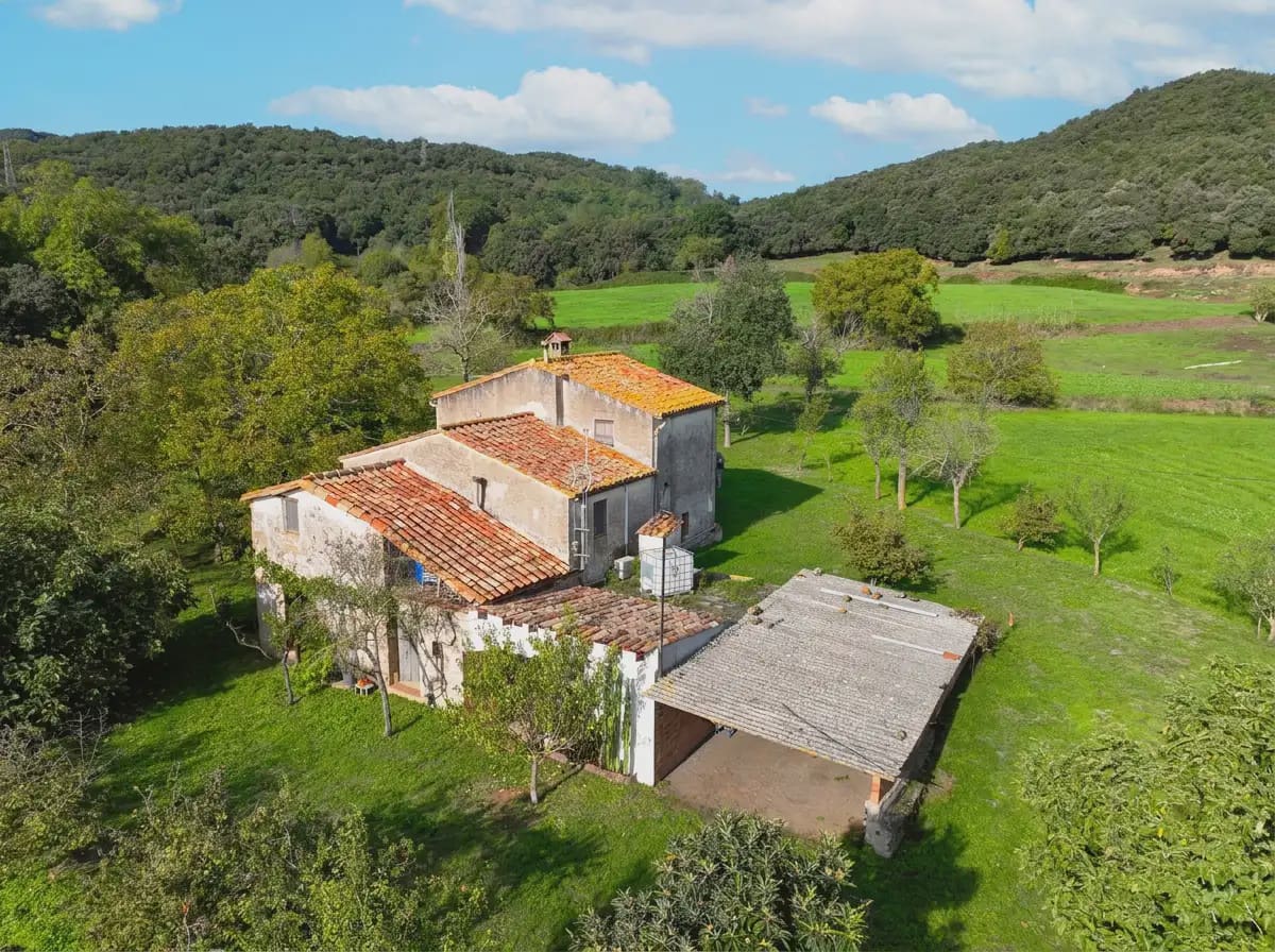 3 bedroom Finca/Country House for sale in Santa Pau with garage - € 450,000 (Ref: 10186249)
