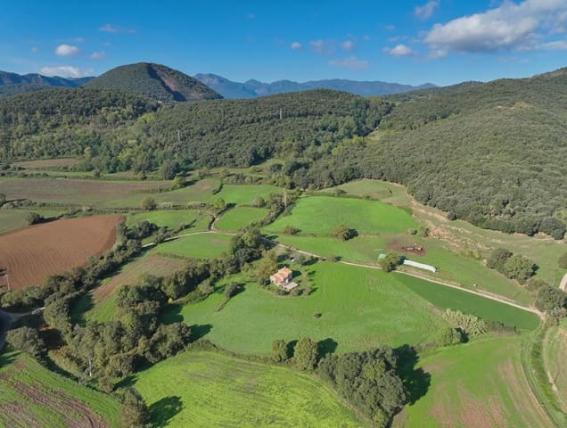 3 bedroom Finca/Country House for sale in Santa Pau with garage - € 450,000 (Ref: 10186249)