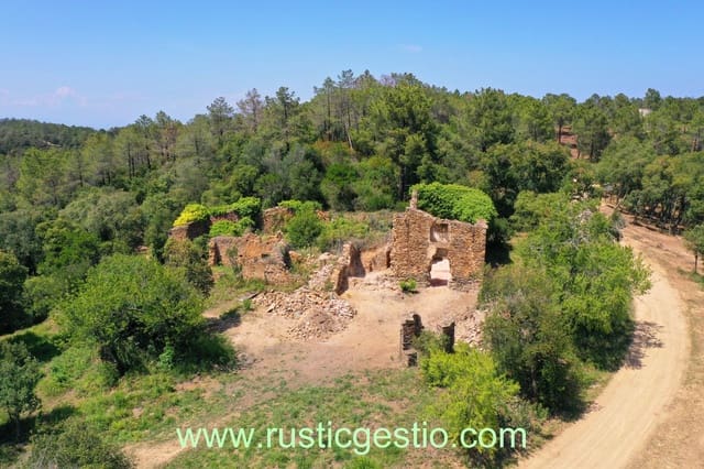 8 bedroom Finca/Country House for sale in Calonge i Sant Antoni - € 295,000 (Ref: 9168643)