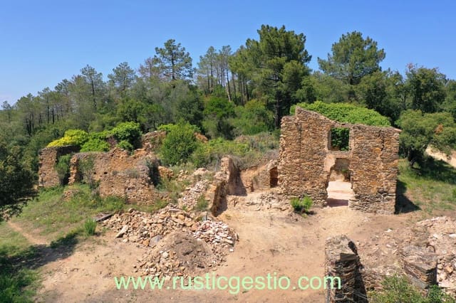 8 bedroom Finca/Country House for sale in Calonge i Sant Antoni - € 295,000 (Ref: 9168643)