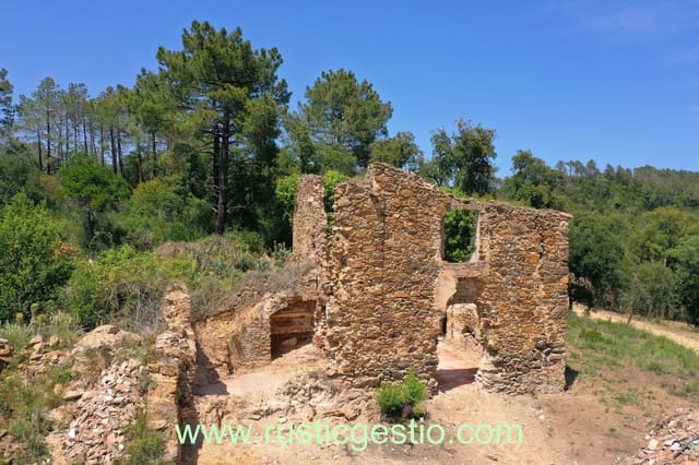 8 bedroom Finca/Country House for sale in Calonge i Sant Antoni - € 295,000 (Ref: 9168643)