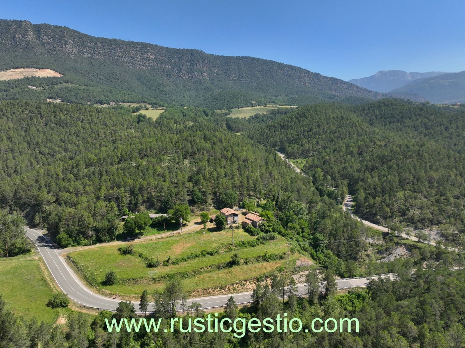 5 soveværelse Finca/Landehus til salg i Guixers med garage - € 425.000 (Ref: 9168647)